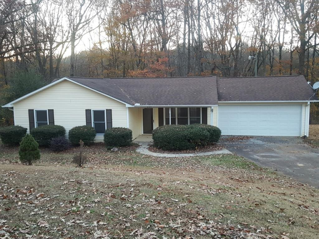 409 Pascal Drive Greenwood, SC 29649 - Photo 1 of 20