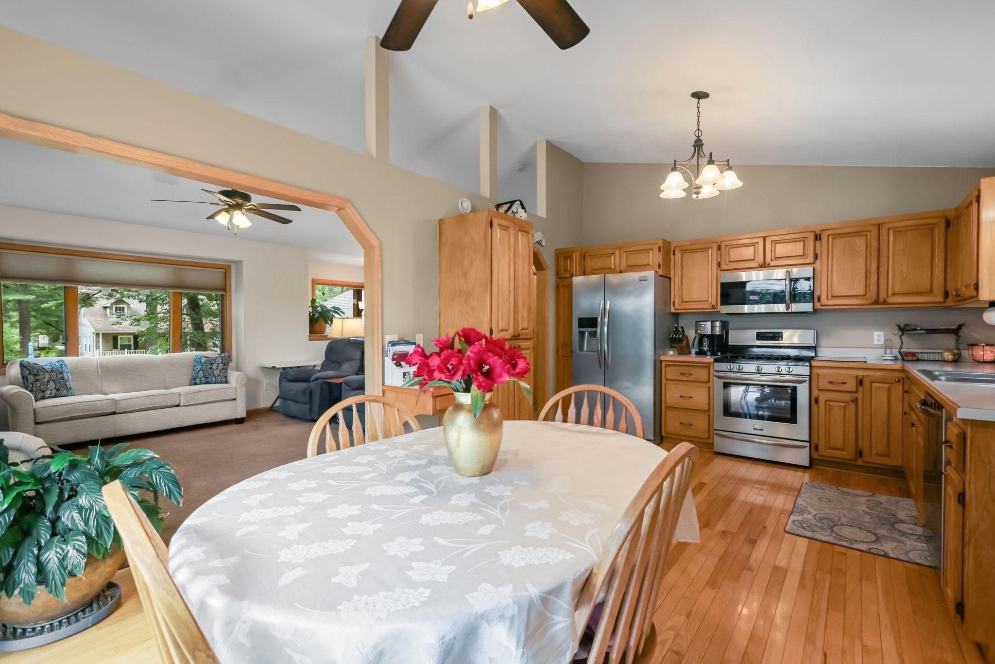440 Grove Road Wyoming, MN 55092 - Photo 6 of 34