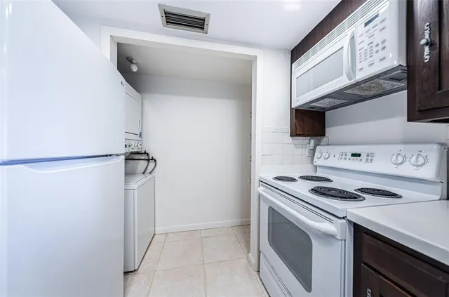 en empty room with window