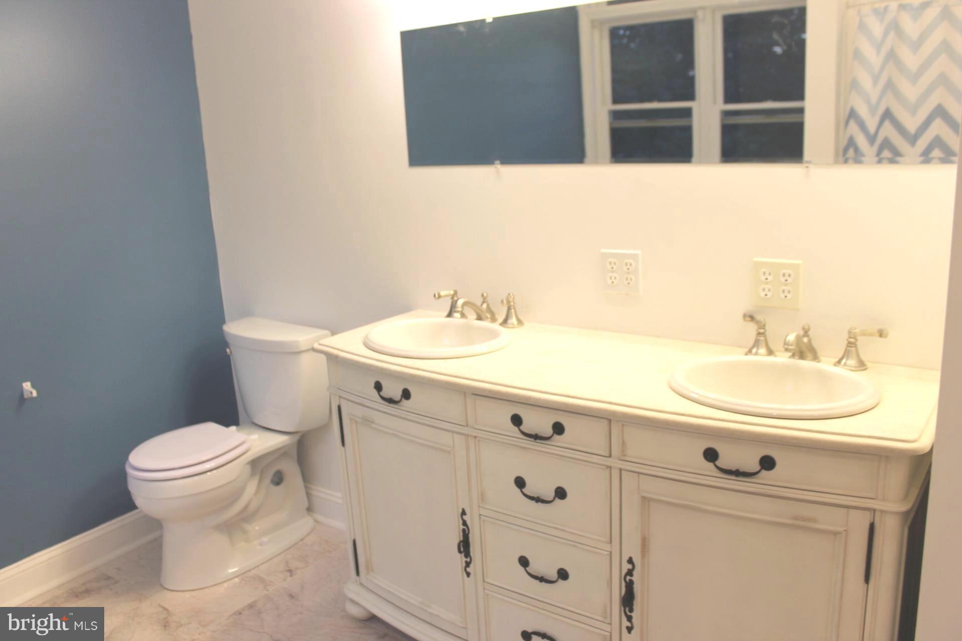 8934 Satyr Hill Road Baltimore, MD 21234 - Photo 16 of 30 Bath (Master)