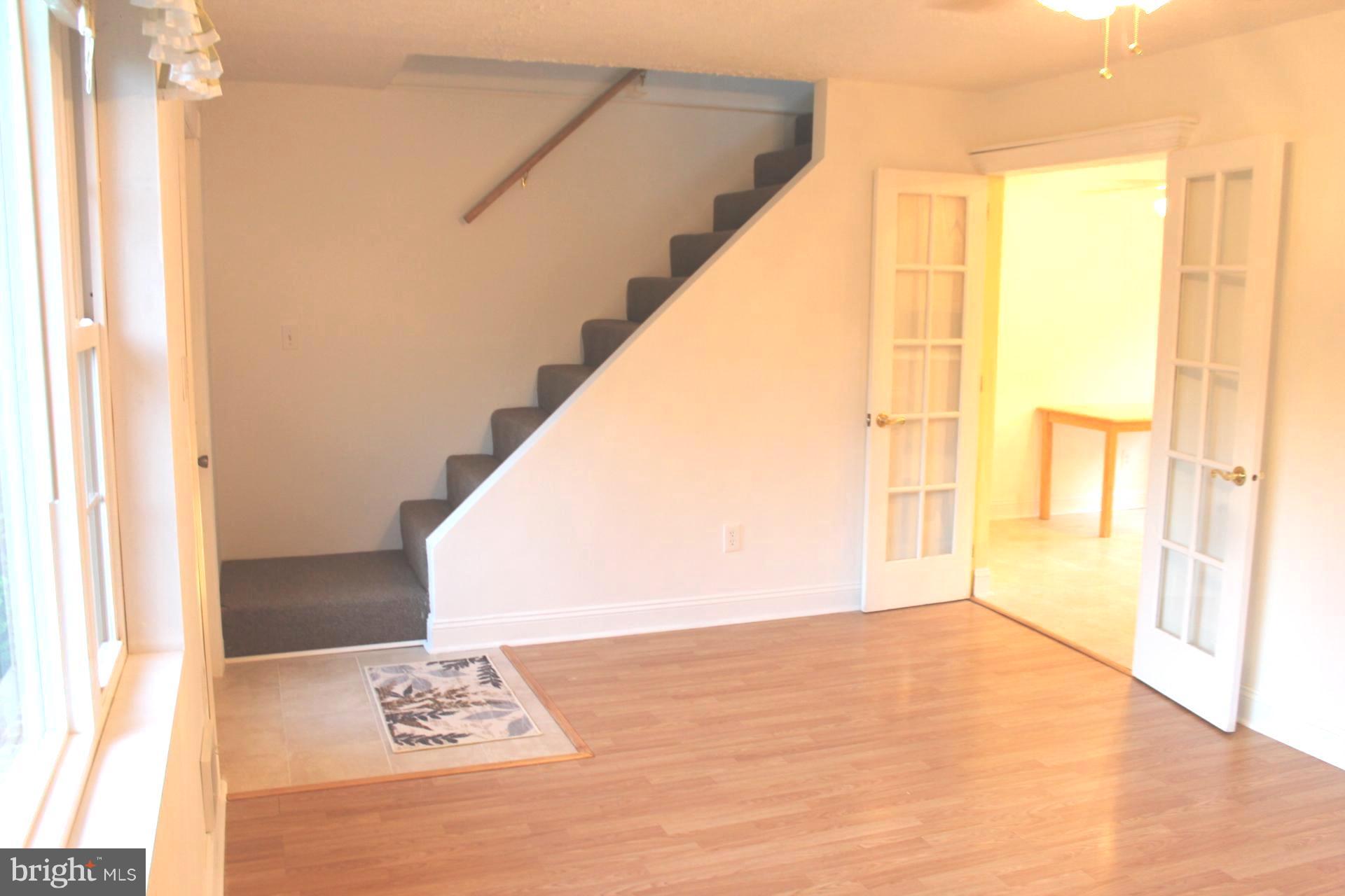 8934 Satyr Hill Road Baltimore, MD 21234 - Photo 8 of 30 Living Room