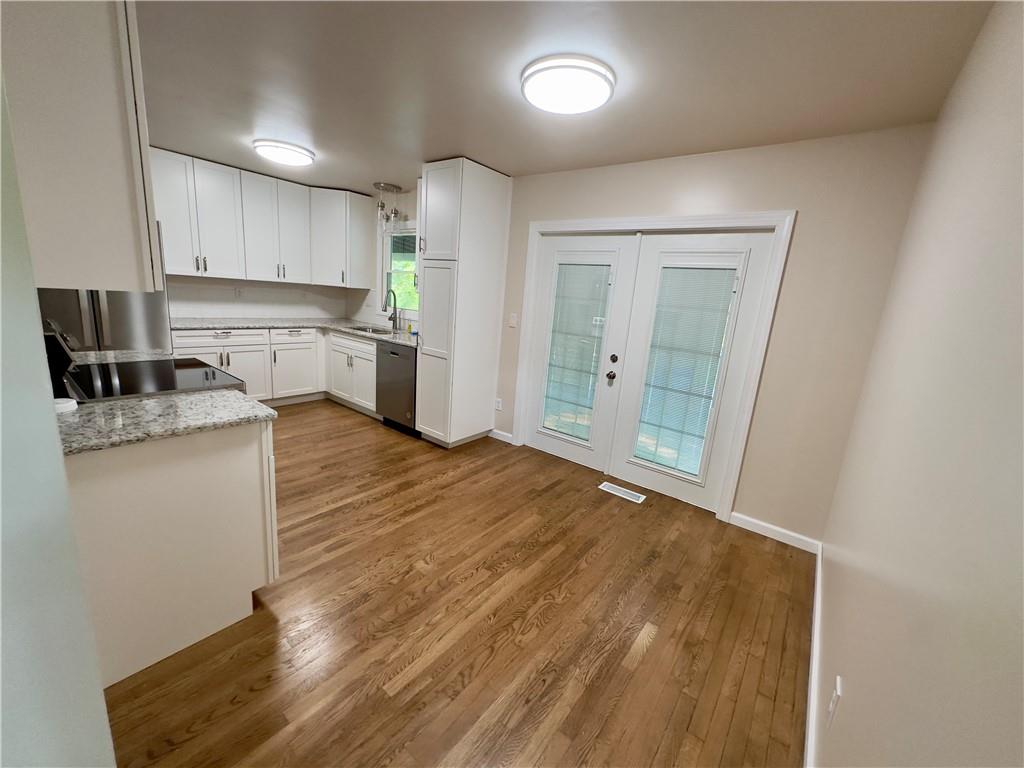 453 Cadogan Slate Lick Road Kittanning, PA 16201 - Photo 5 of 17 EAT IN KITCHEN