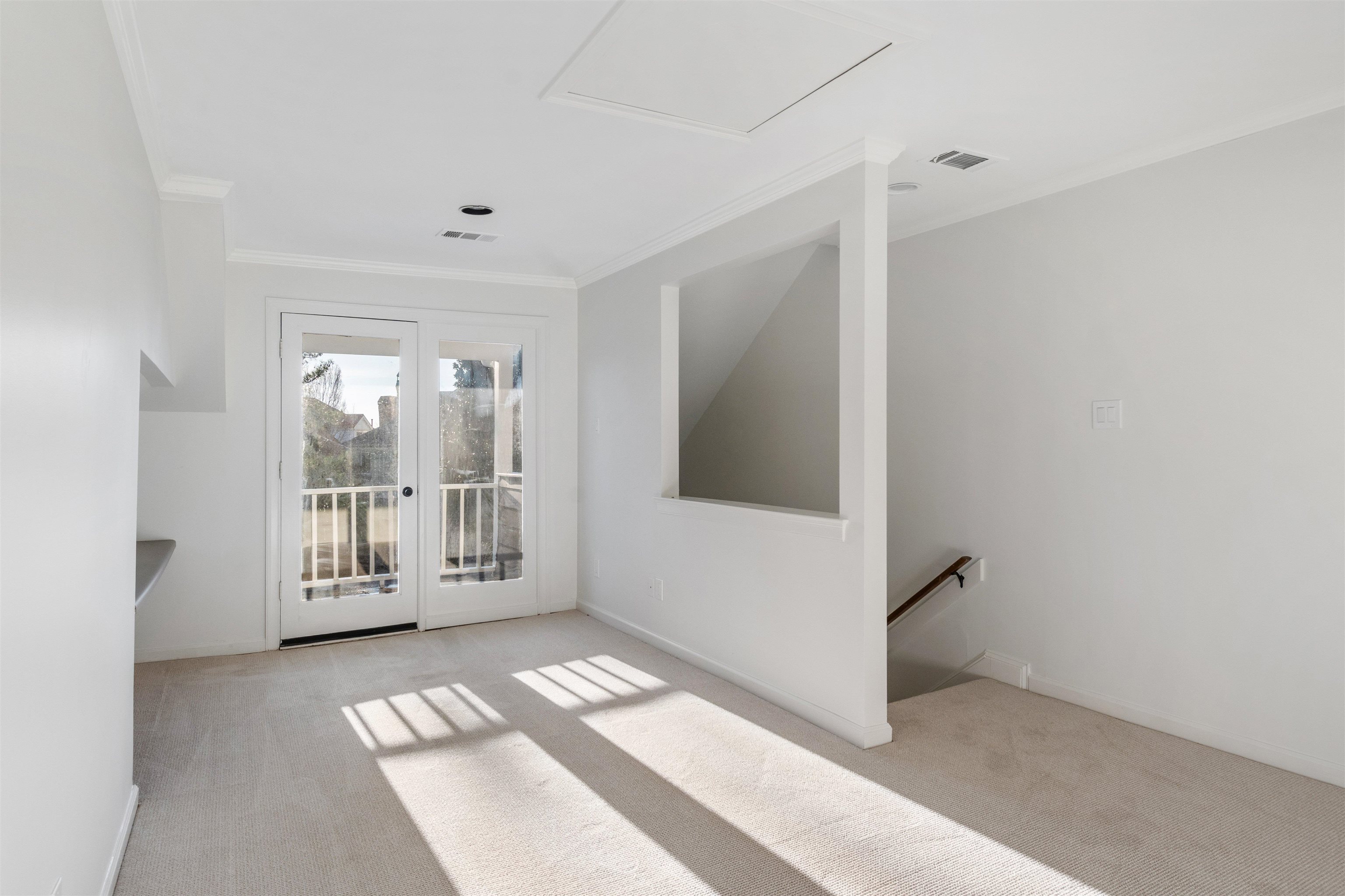 931 Harbor View Drive Memphis, TN 38103 - Photo 20 of 21 a view of a big room with windows