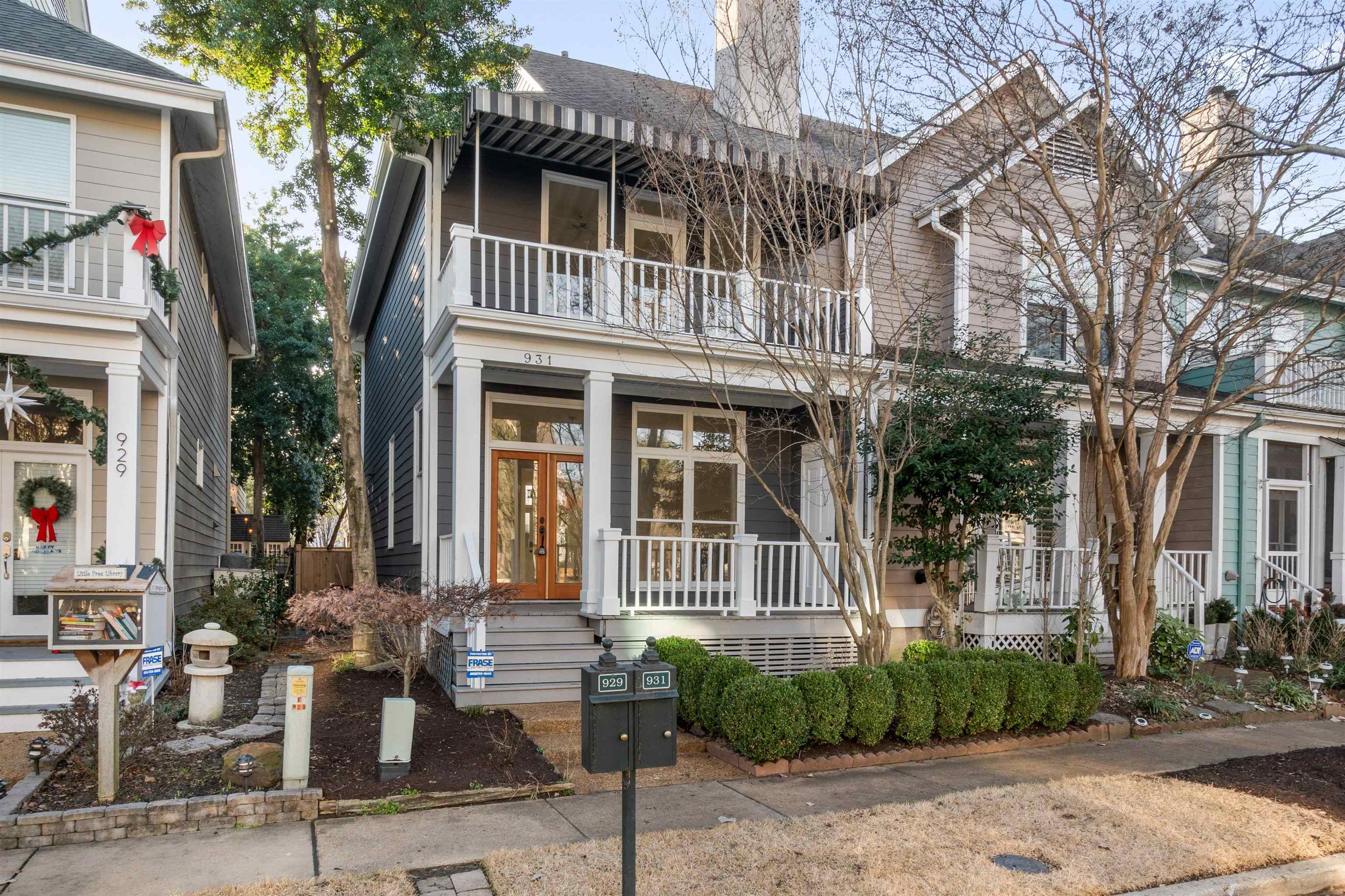 931 Harbor View Drive Memphis, TN 38103 - Photo 2 of 21 a front view of a house with garden