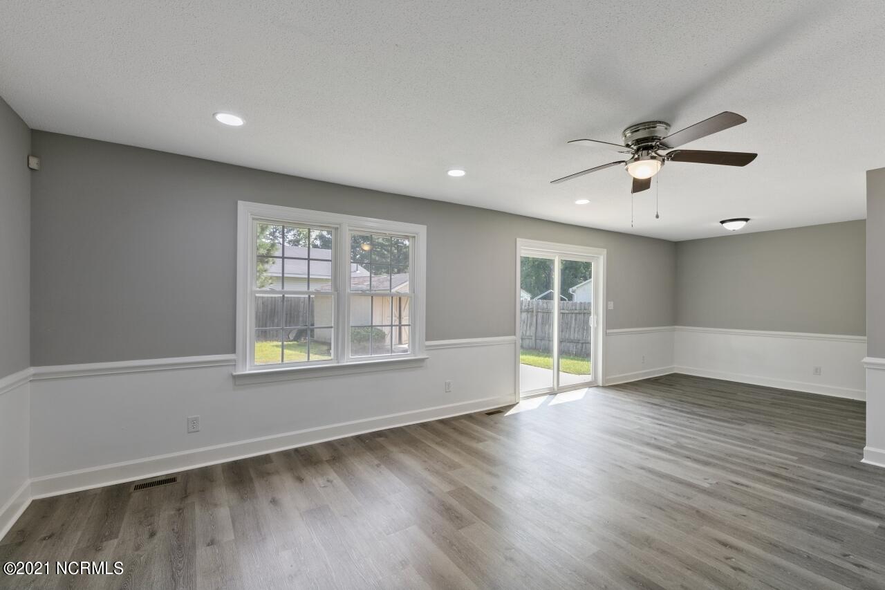 2612 Ridge Road Northwest Wilson, NC 27896 - Photo 5 of 31 Living Room