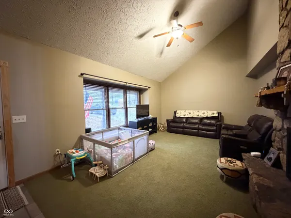 $318,900 | 825 West Krislynn Woods Avenue, West Terre Haute, IN 47885