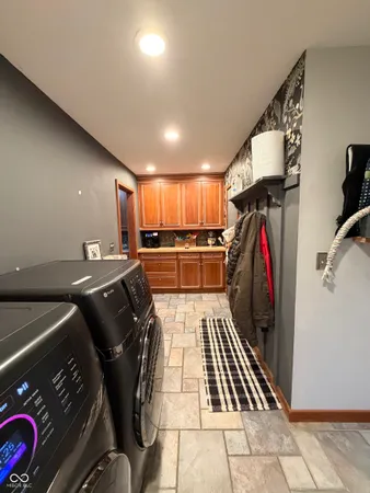 $319,900 | 825 West Krislynn Woods Avenue, West Terre Haute, IN 47885