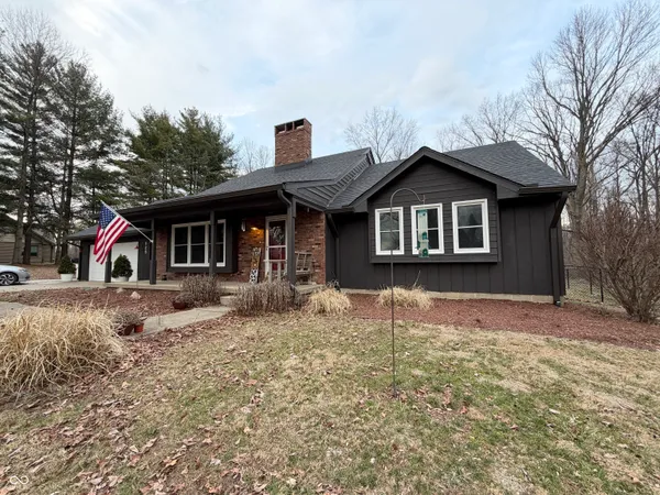 $319,900 | 825 West Krislynn Woods Avenue, West Terre Haute, IN 47885