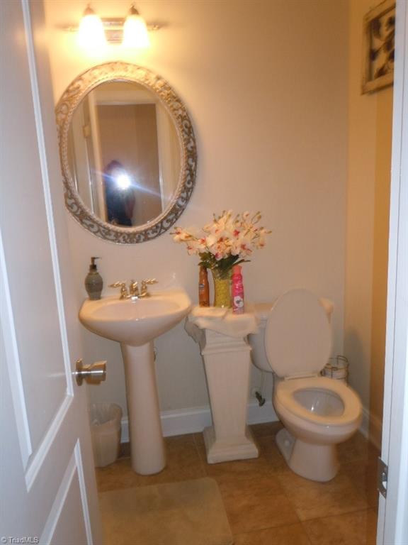 4037 Payne Road High Point, NC 27265 - Photo 2 of 27 Gallery Image 2