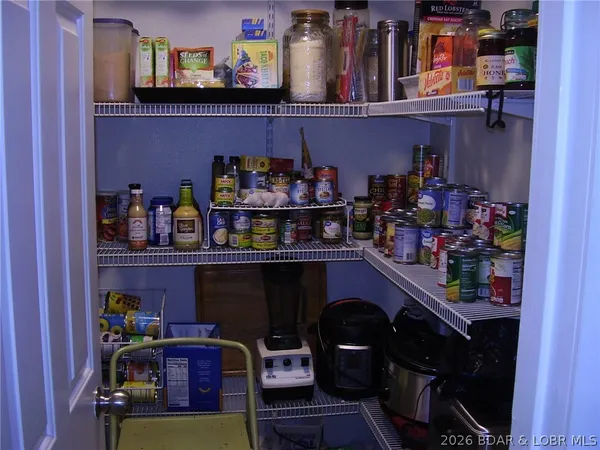 $730,000 | 3521 South 240th Road, Louisburg, MO 65685