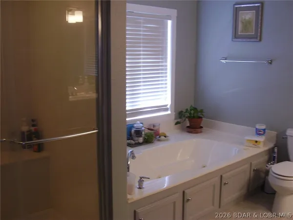 $730,000 | 3521 South 240th Road, Louisburg, MO 65685