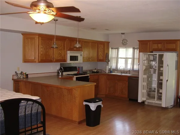 $730,000 | 3521 South 240th Road, Louisburg, MO 65685