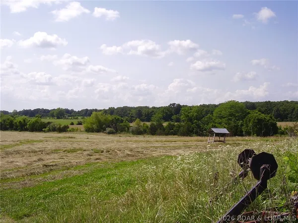 $730,000 | 3521 South 240th Road, Louisburg, MO 65685