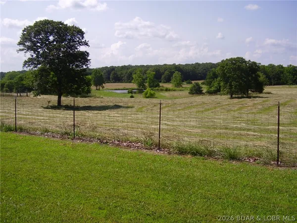 $730,000 | 3521 South 240th Road, Louisburg, MO 65685