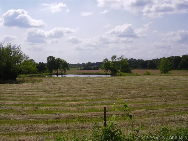 $730,000 | 3521 South 240th Road, Louisburg, MO 65685