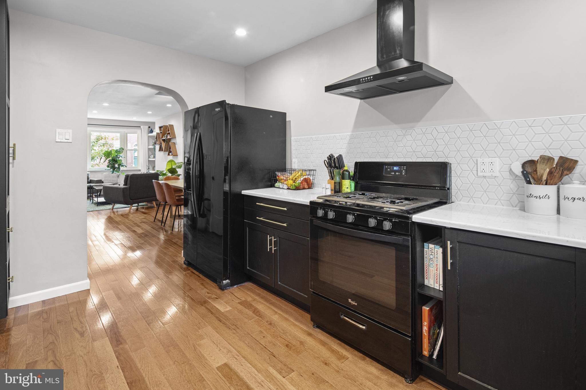 809 Moore Street Philadelphia, PA 19148 - Photo 9 of 21 Kitchen