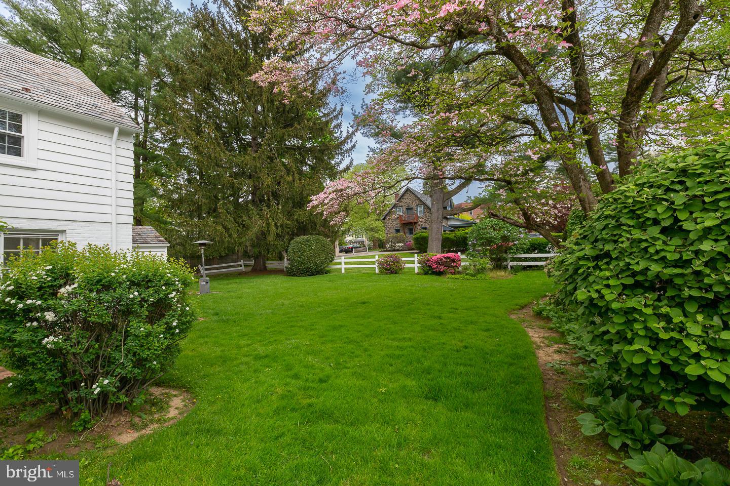 515 Manor Road Wynnewood, PA 19096 - Photo 31 of 34 side yard