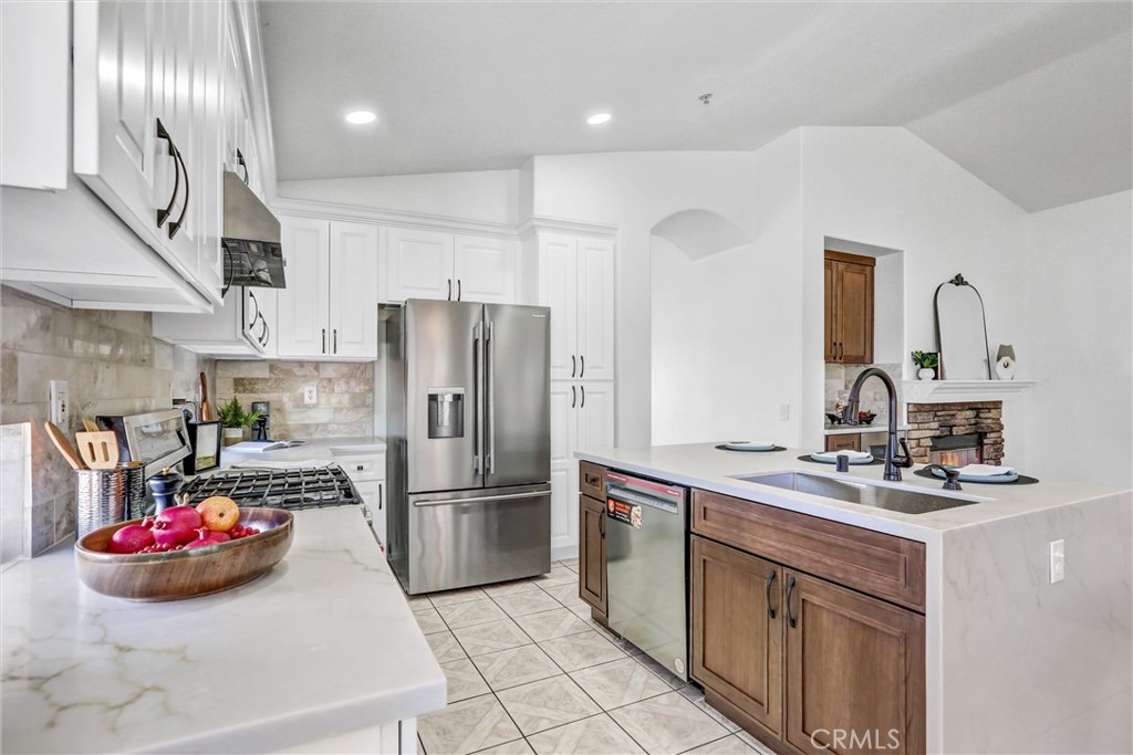 3324 Monique Lane Spring Valley, CA 91977 - Photo 16 of 32 Kitchen