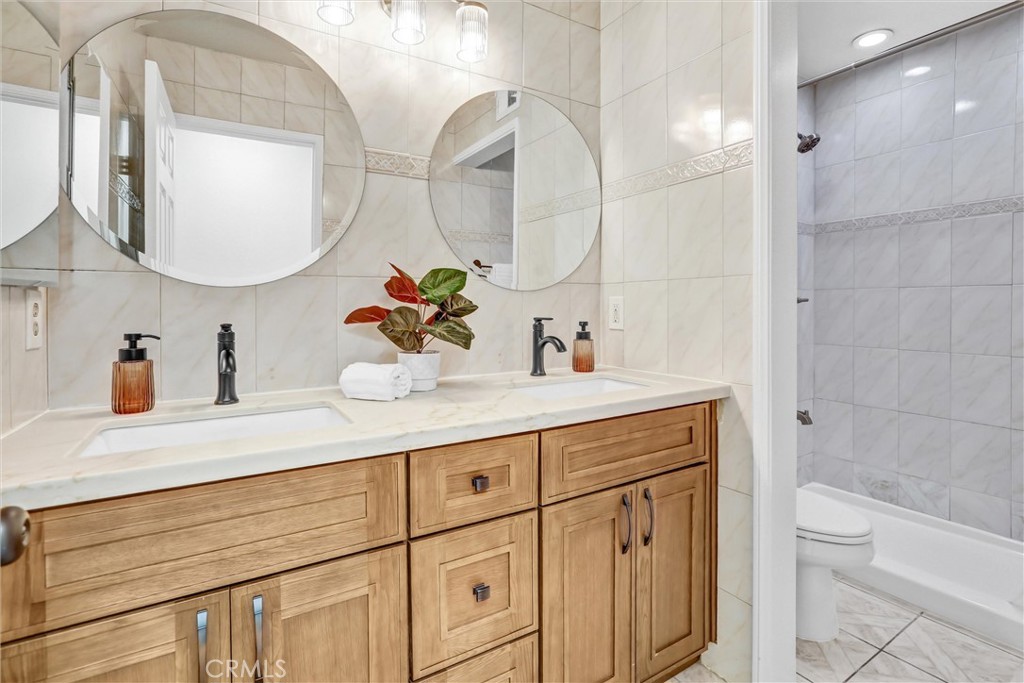 3324 Monique Lane Spring Valley, CA 91977 - Photo 17 of 32 Bathroom 1