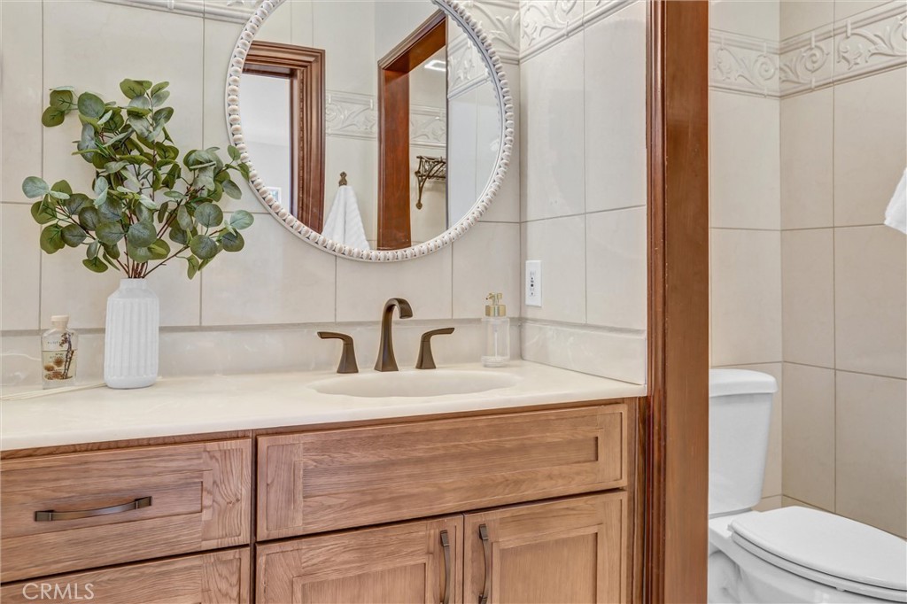 3324 Monique Lane Spring Valley, CA 91977 - Photo 25 of 32 Bathroom 2