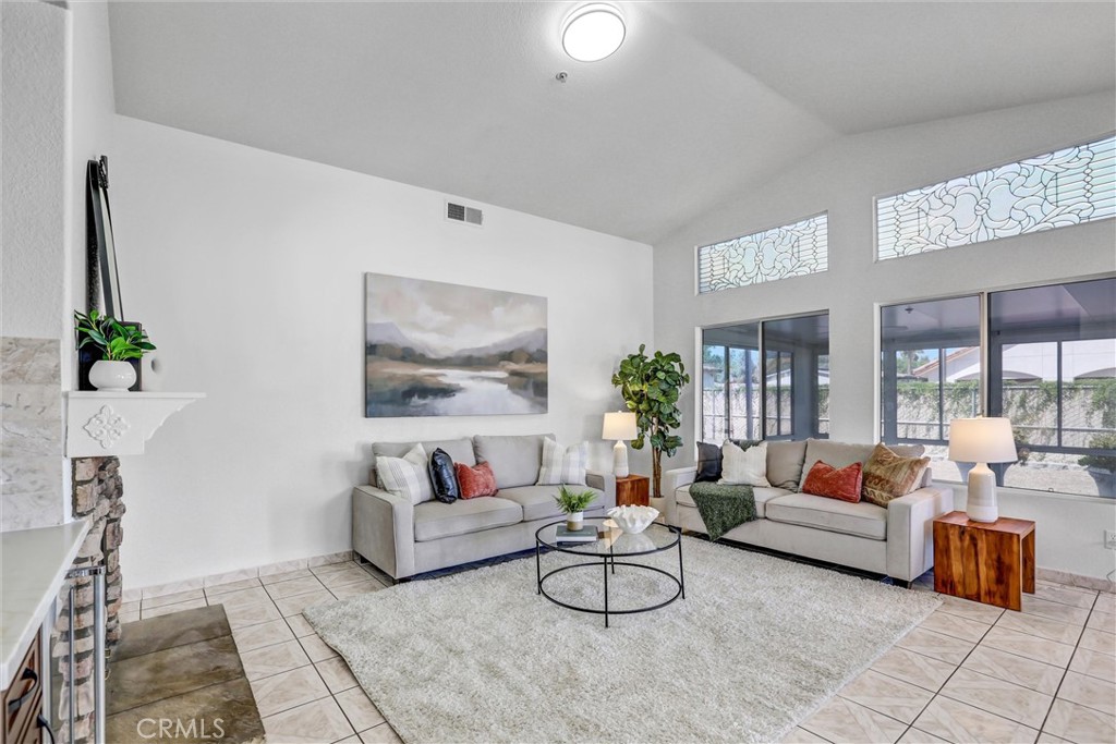 3324 Monique Lane Spring Valley, CA 91977 - Photo 9 of 32 Family Room