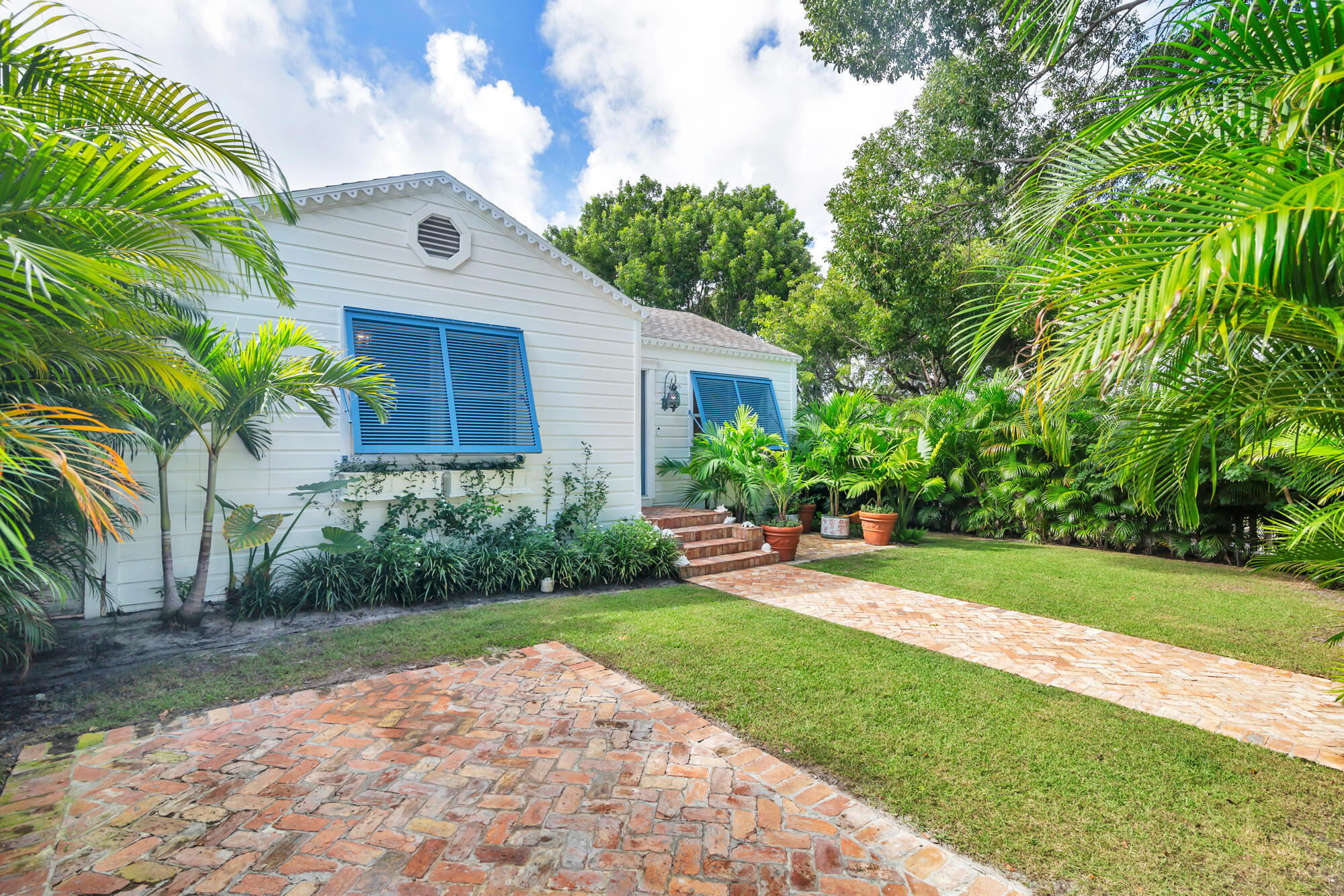 744 Avon Road West Palm Beach, FL 33401 - Photo 2 of 24 low-4