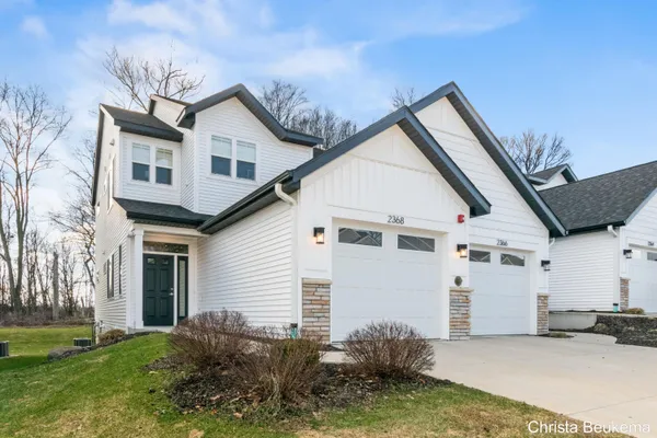 $437,900 | 2368 Watertown Way, Grand Rapids, MI 49505