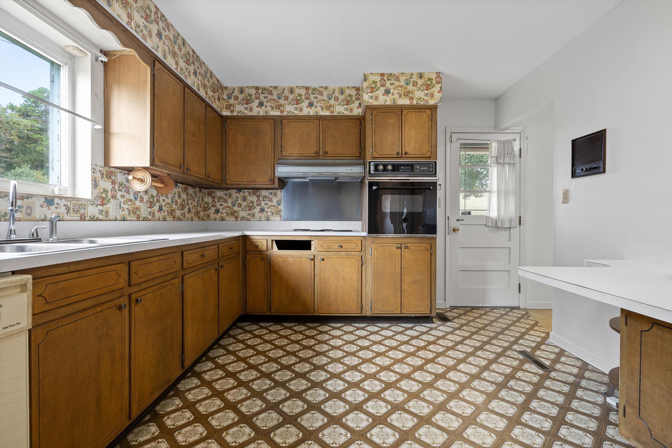 9405 Highway 58 Harrison, TN 37341 - Photo 25 of 76 Kitchen - Primary House