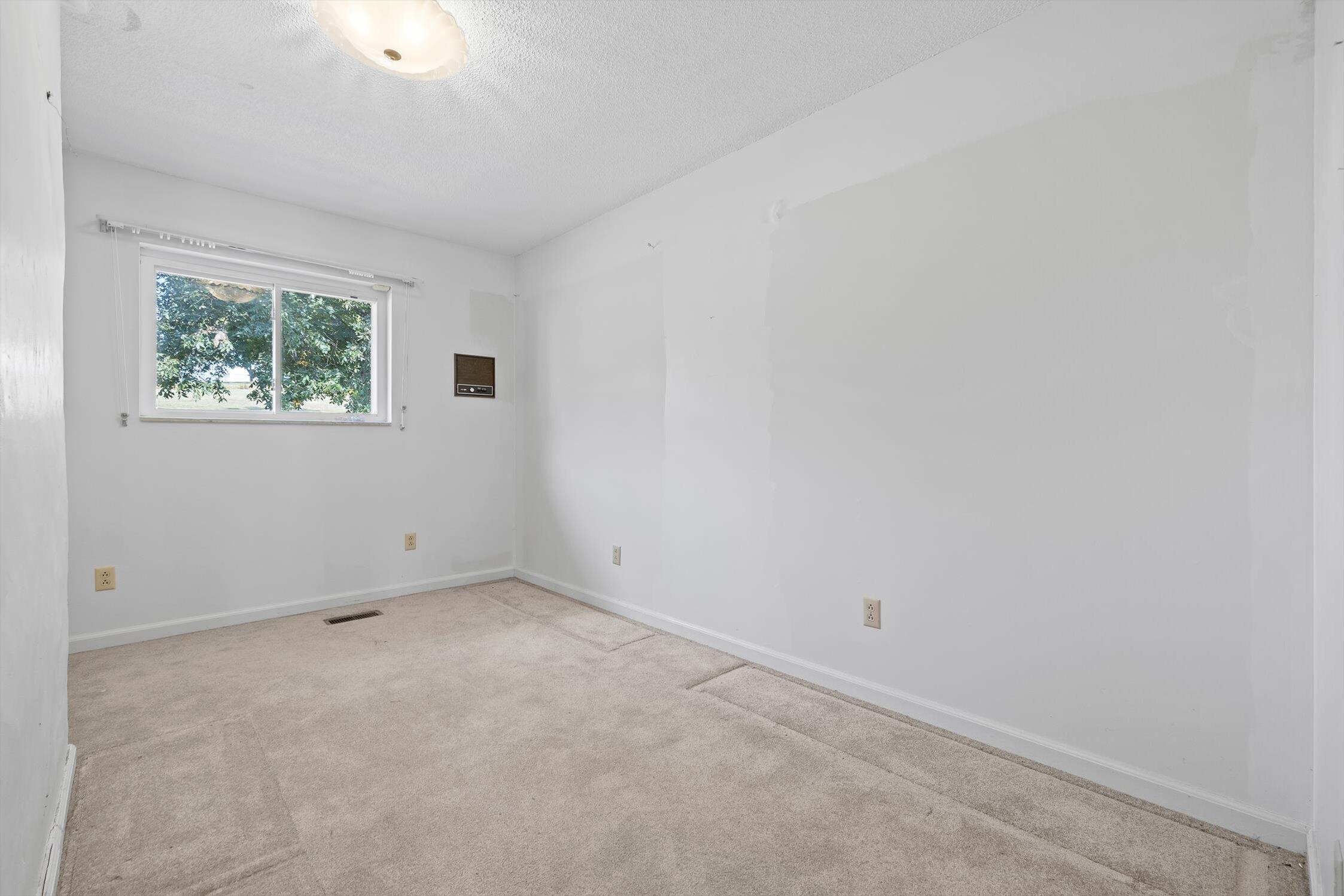 9405 Highway 58 Harrison, TN 37341 - Photo 31 of 76 Bedroom 1 - Primary Home