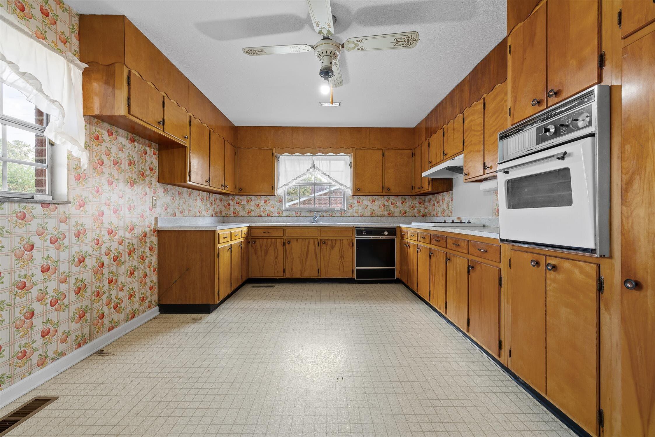 9405 Highway 58 Harrison, TN 37341 - Photo 48 of 76 Kitchen - Accessory Unit