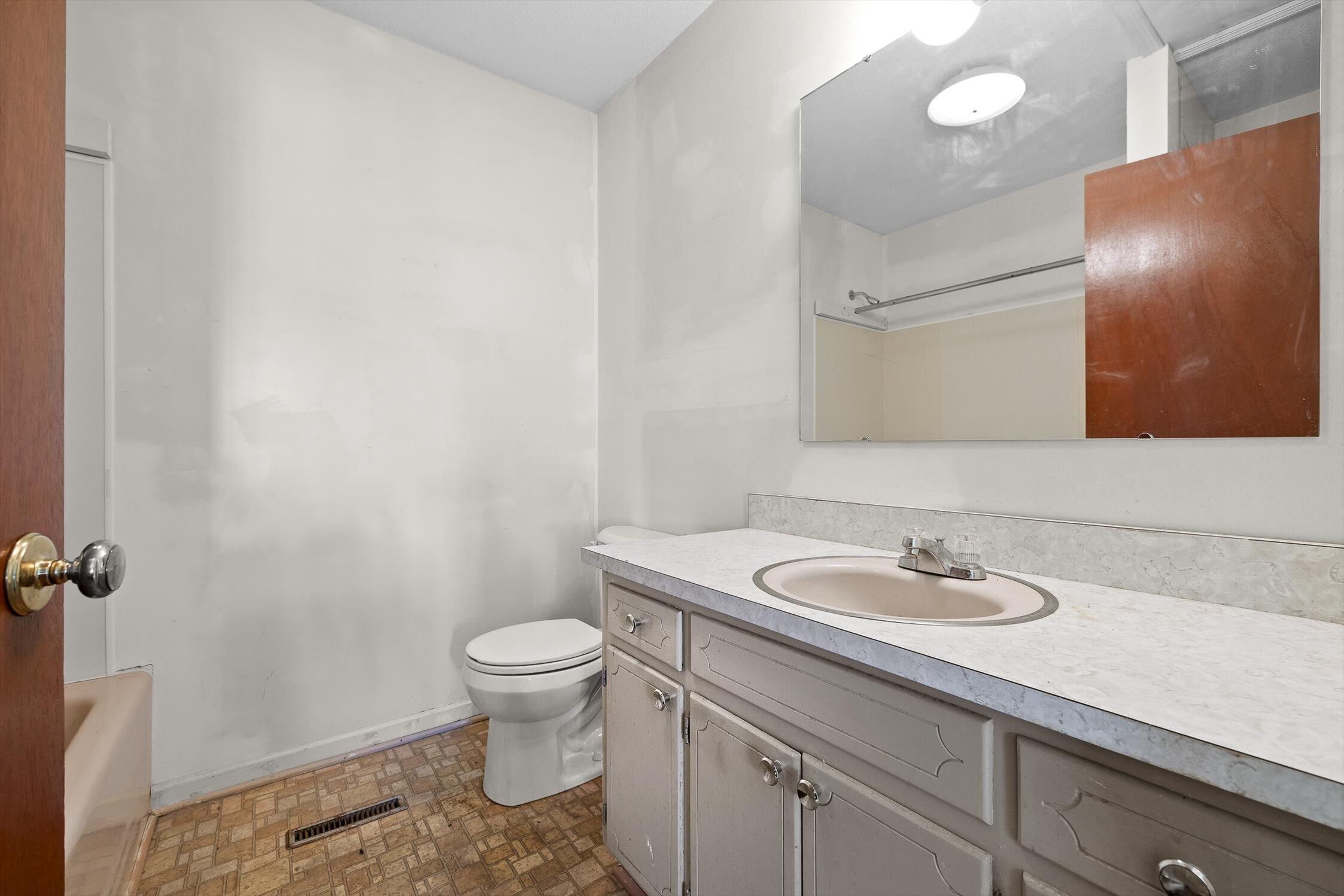 9405 Highway 58 Harrison, TN 37341 - Photo 53 of 76 Bathroom - Accessory Unit