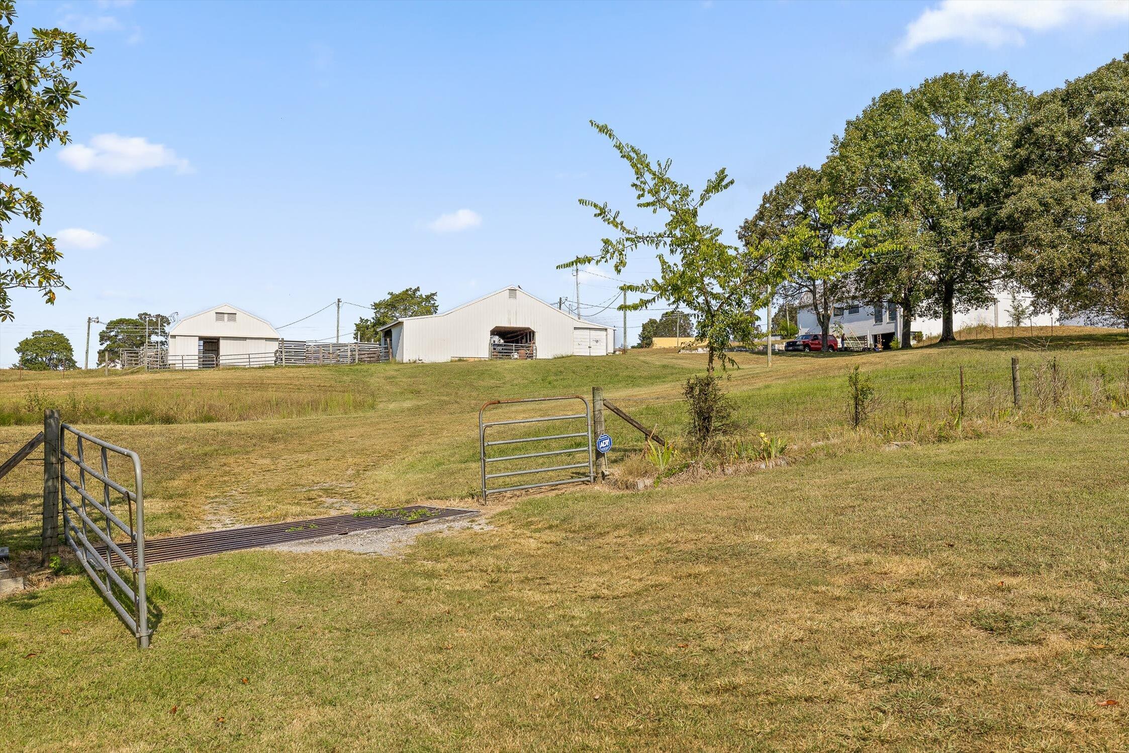 9405 Highway 58 Harrison, TN 37341 - Photo 9 of 76 Barn 1