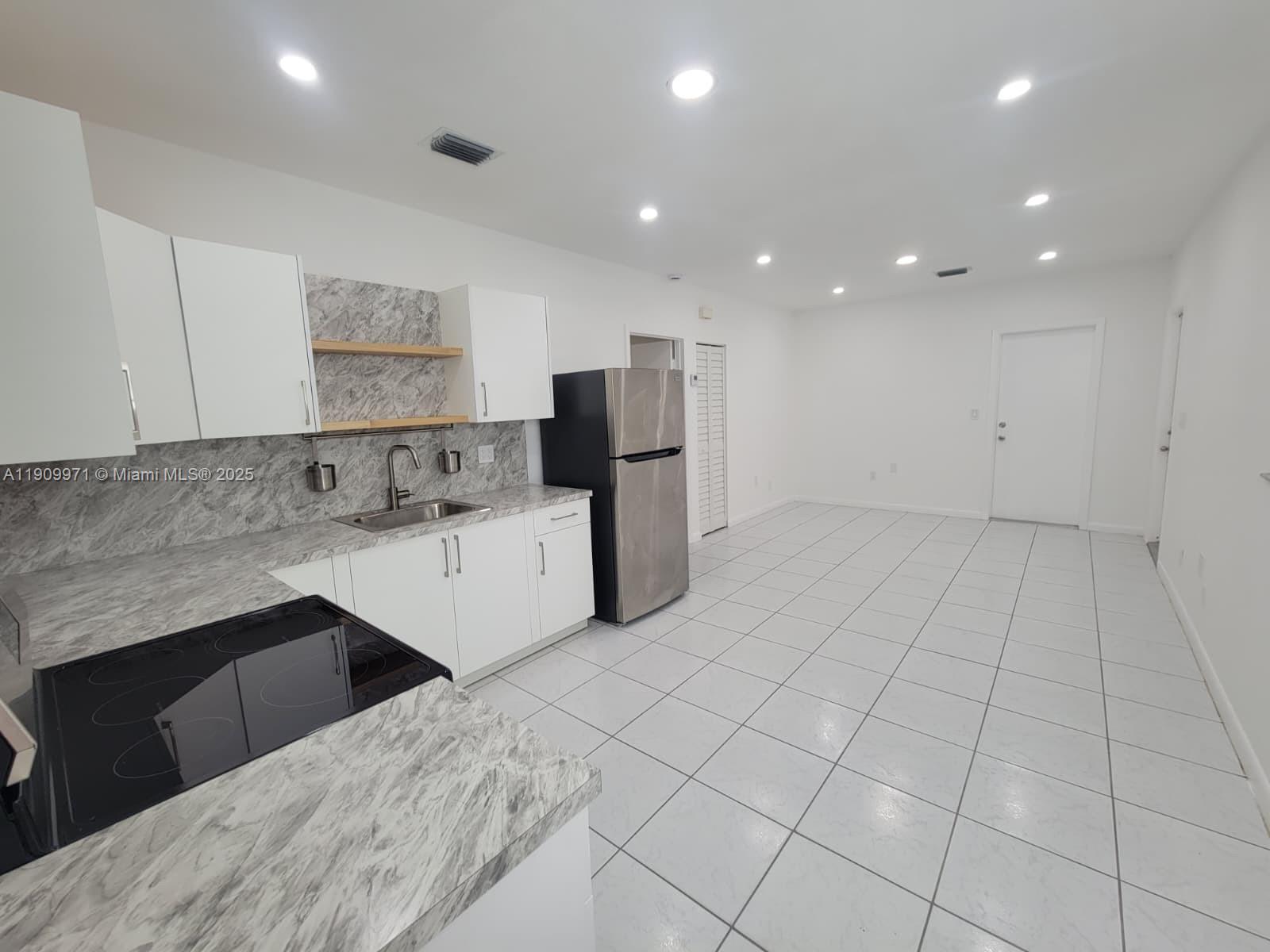 2365 Southwest 21st Avenue Miami, FL 33145 - Photo 16 of 22