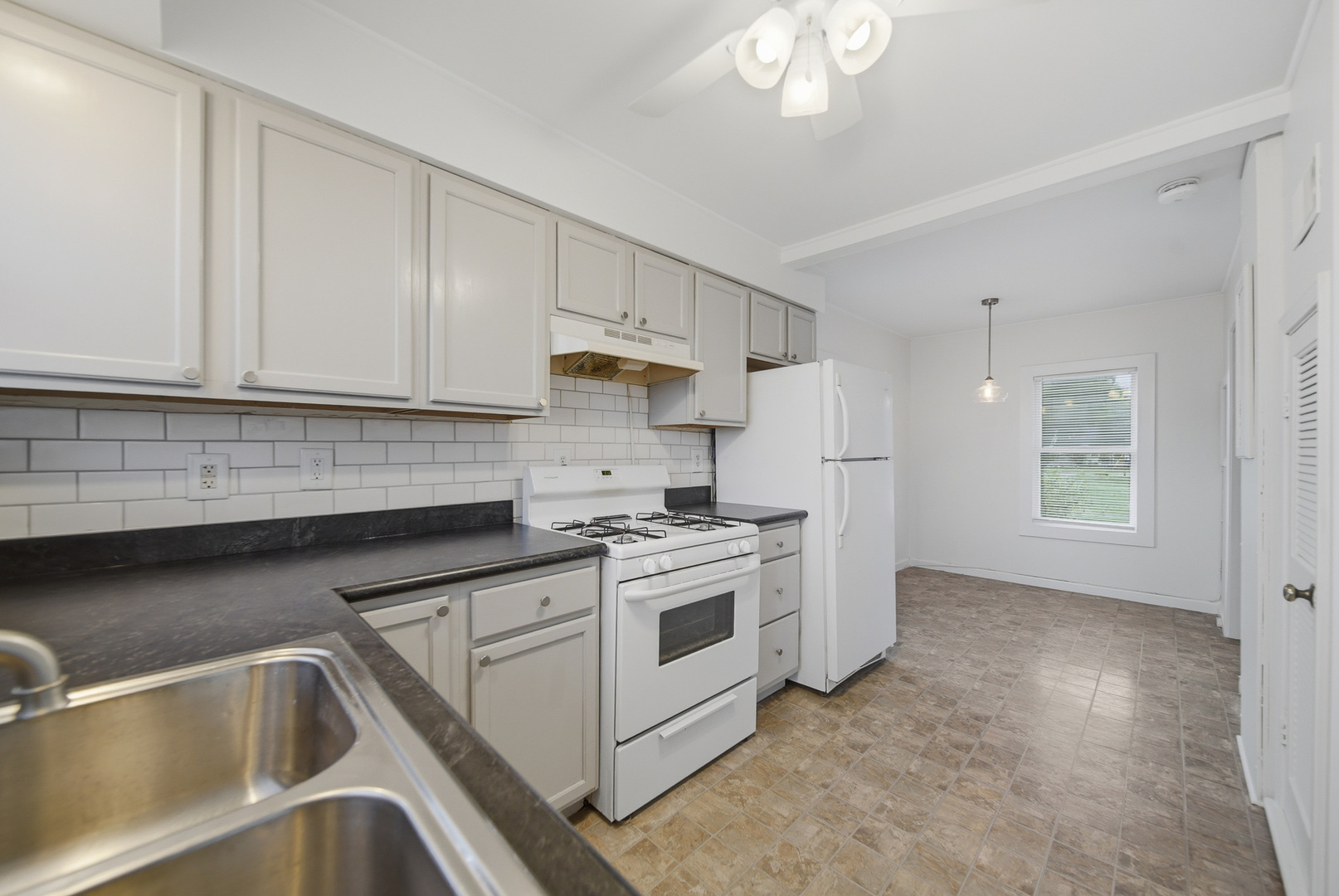 905 South 5th Street DeKalb, IL 60115 - Photo 10 of 17