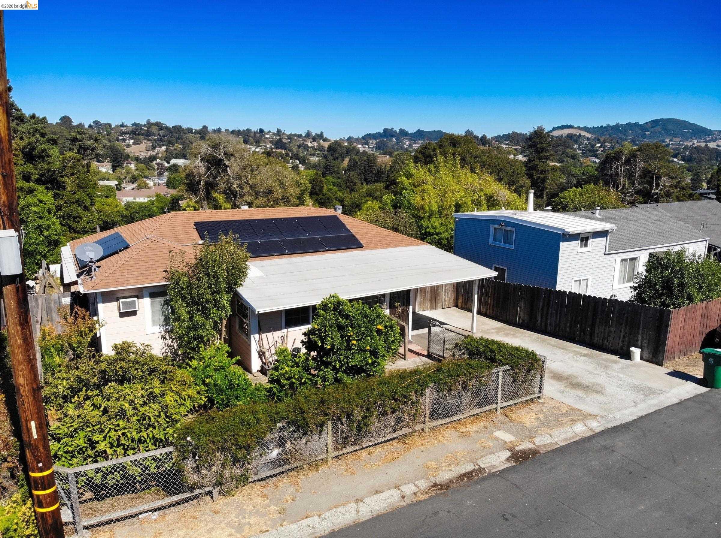 3991 La Cresenta Road El Sobrante, CA 94803 - Photo 2 of 8 Gallery Image 2