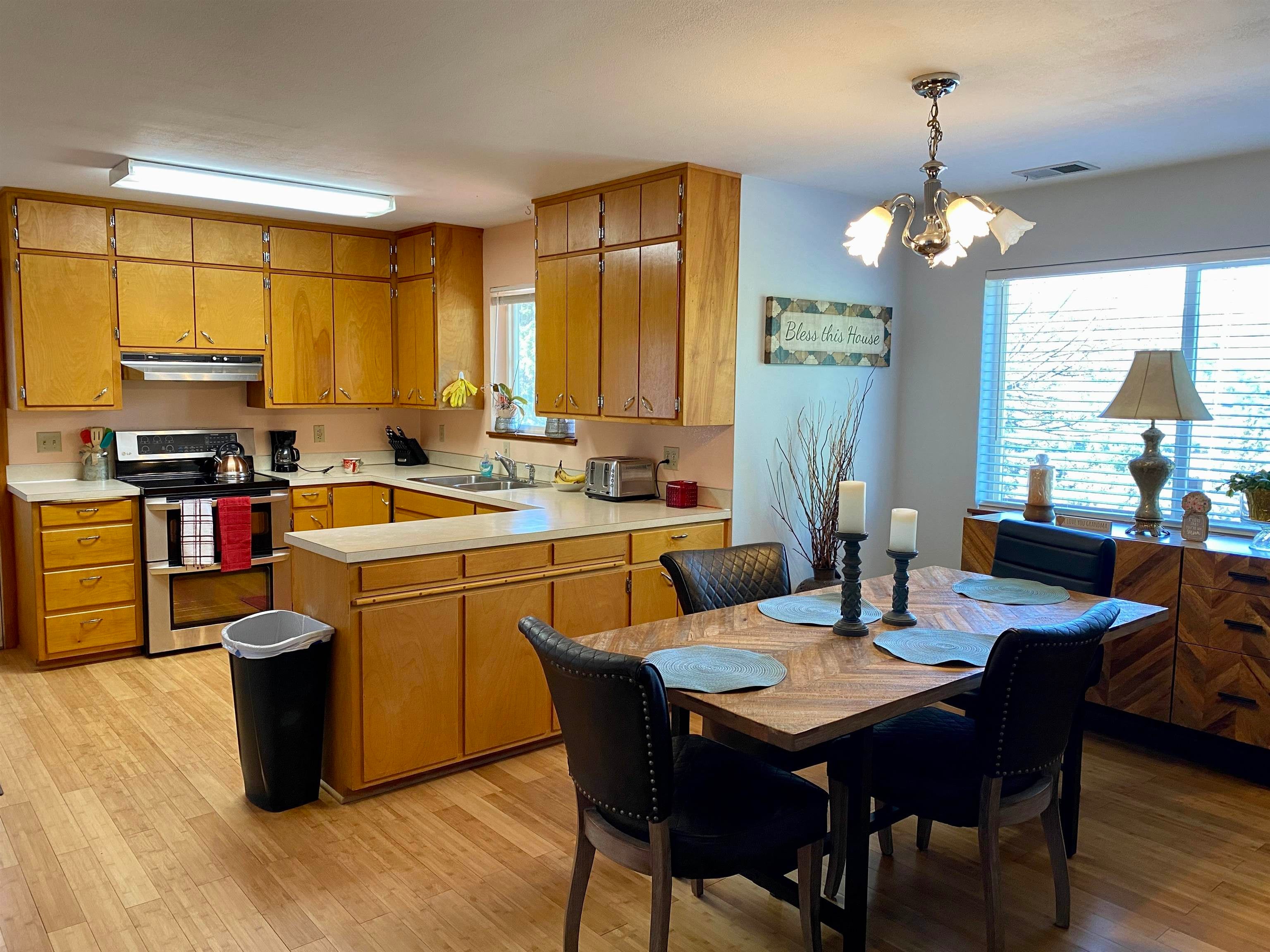 15038 Salmon Road Hornbrook, CA 96044 - Photo 8 of 16 Gallery Image 8