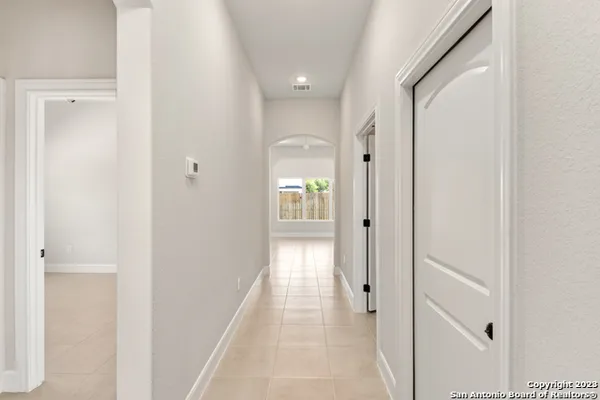 $2,700 | 406 Park Circle, Hondo, TX 78861