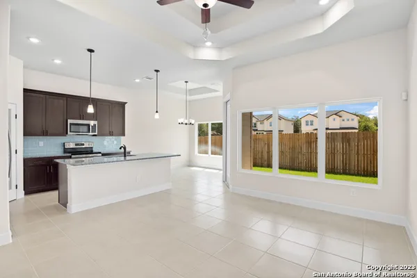 $2,700 | 406 Park Circle, Hondo, TX 78861