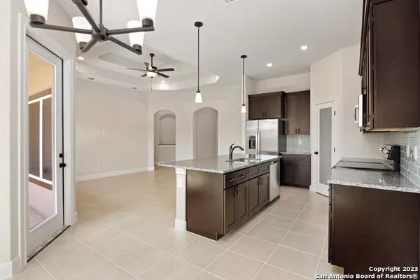 $2,500 | 406 Park Circle, Hondo, TX 78861