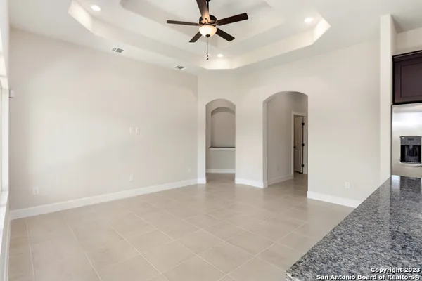 $2,700 | 406 Park Circle, Hondo, TX 78861