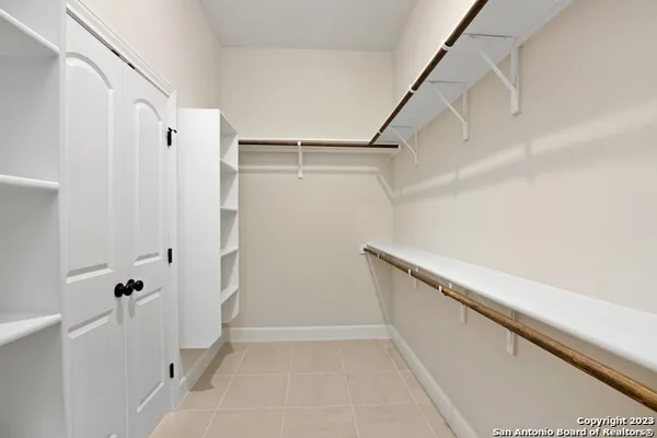 $2,700 | 406 Park Circle, Hondo, TX 78861