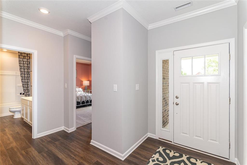 468 Teal Way Pendleton, IN 46064 - Photo 2 of 8