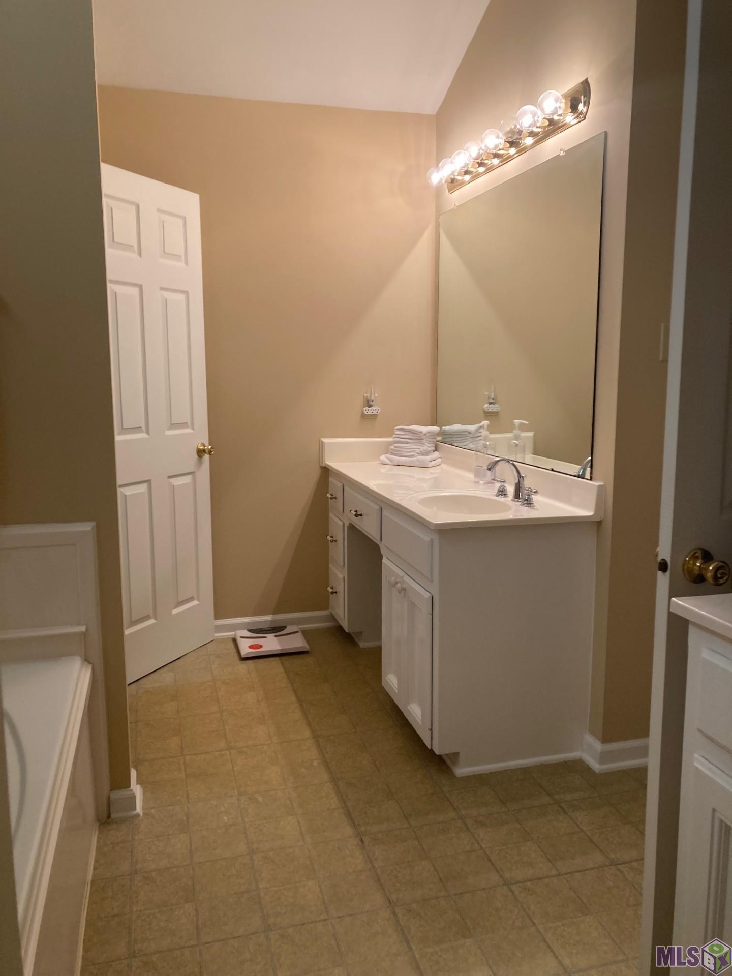 5242 Rivermeadow Drive Baton Rouge, LA 70820 - Photo 16 of 17