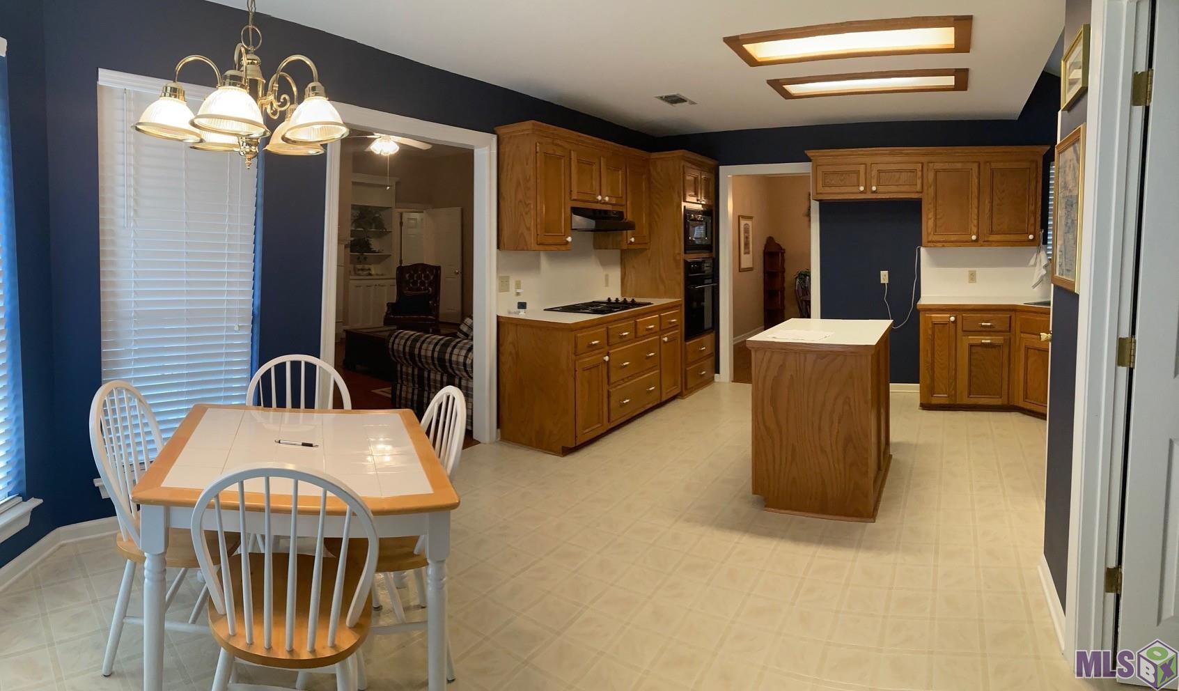 5242 Rivermeadow Drive Baton Rouge, LA 70820 - Photo 4 of 17