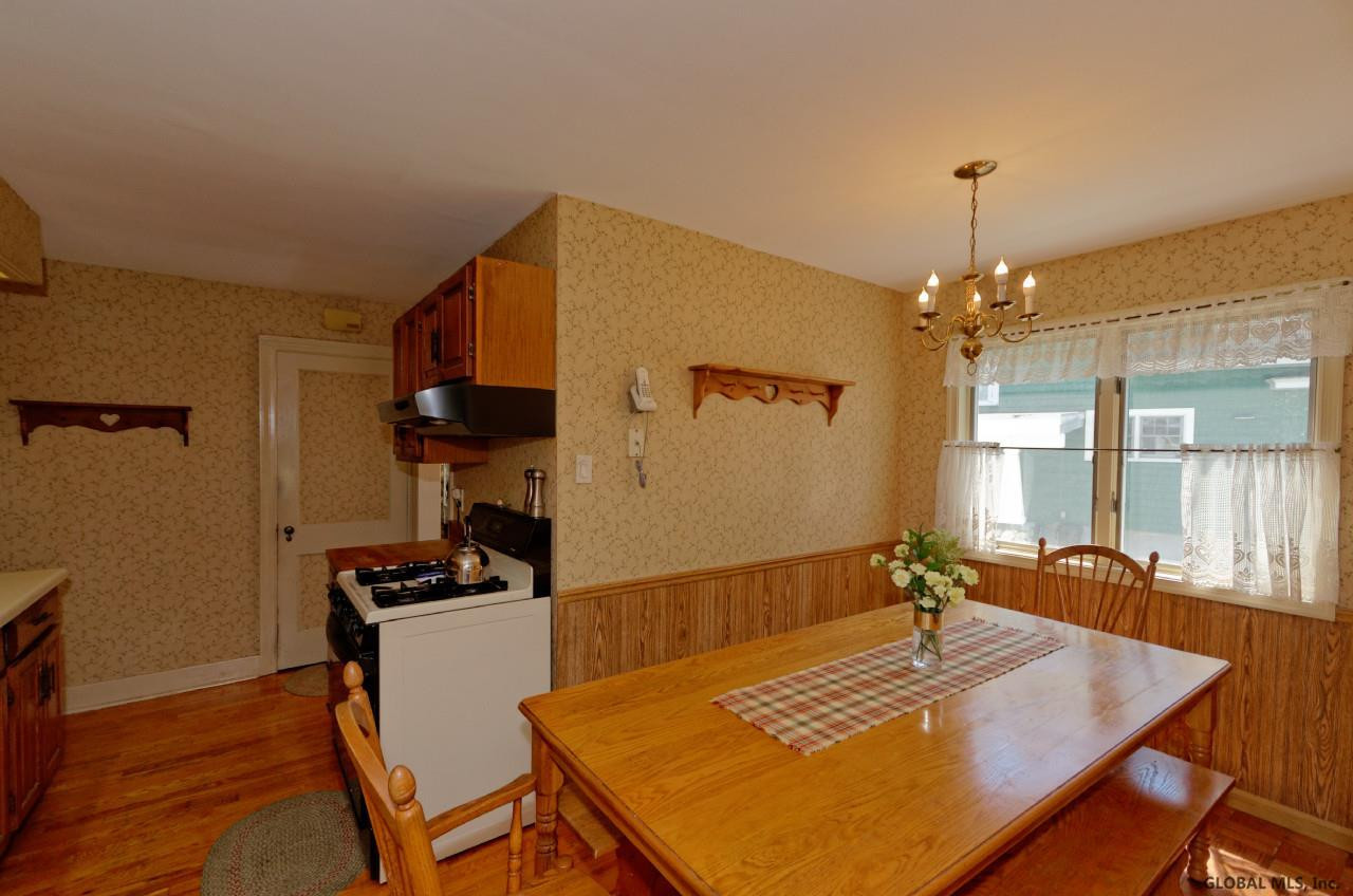 8 Oxford Road Albany, NY 12203 - Photo 12 of 22 Photo 12