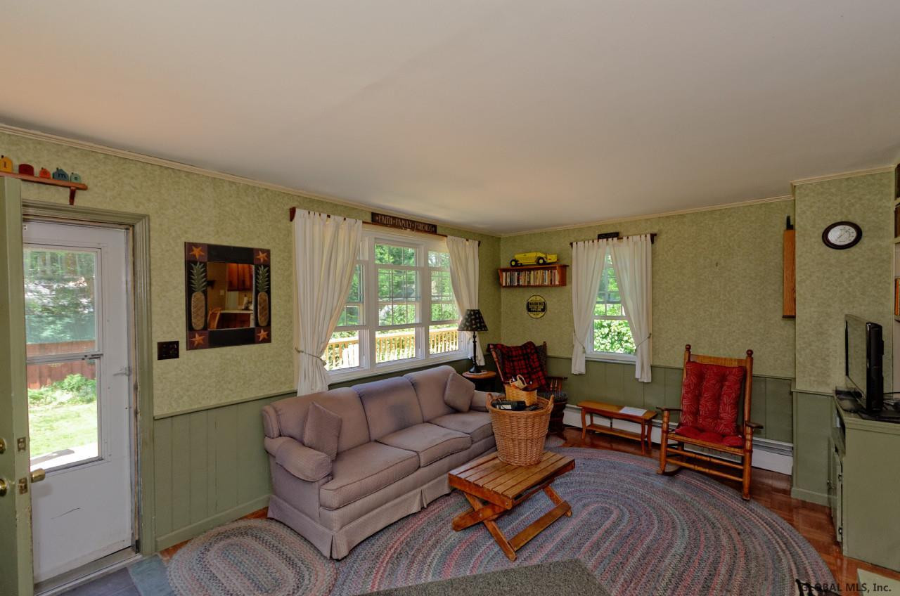 8 Oxford Road Albany, NY 12203 - Photo 13 of 22 Photo 13