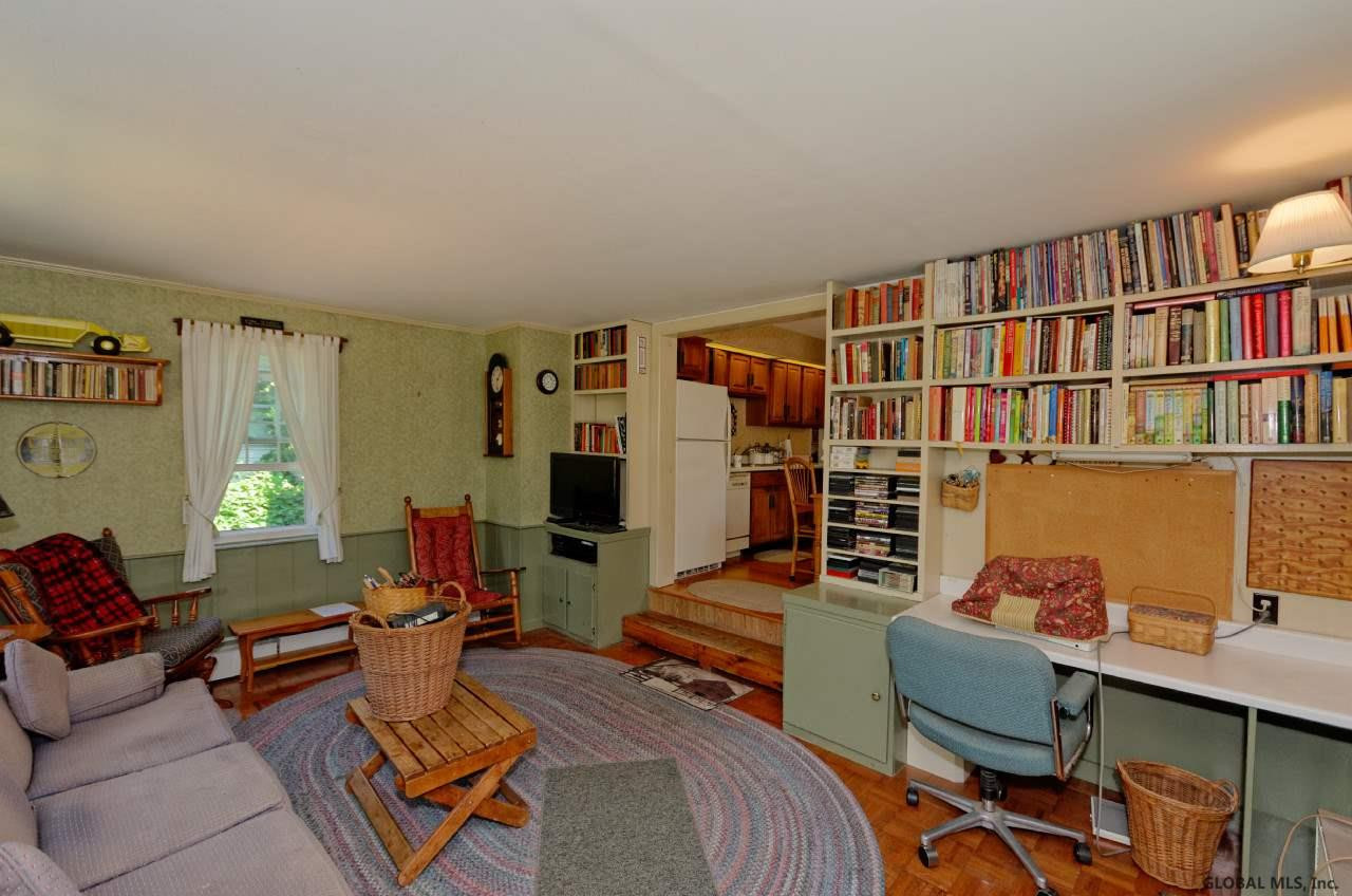 8 Oxford Road Albany, NY 12203 - Photo 15 of 22 Photo 15