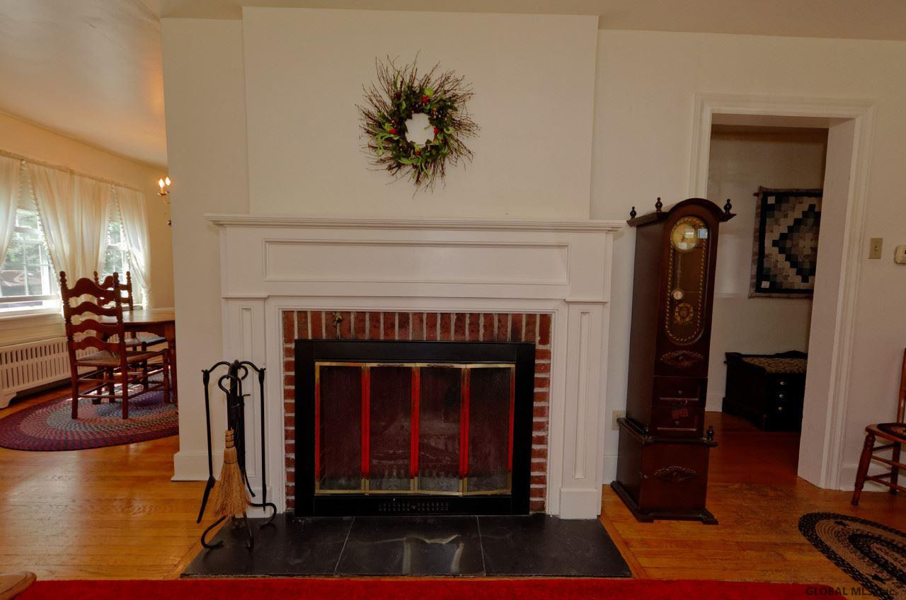 8 Oxford Road Albany, NY 12203 - Photo 4 of 22 Photo 4