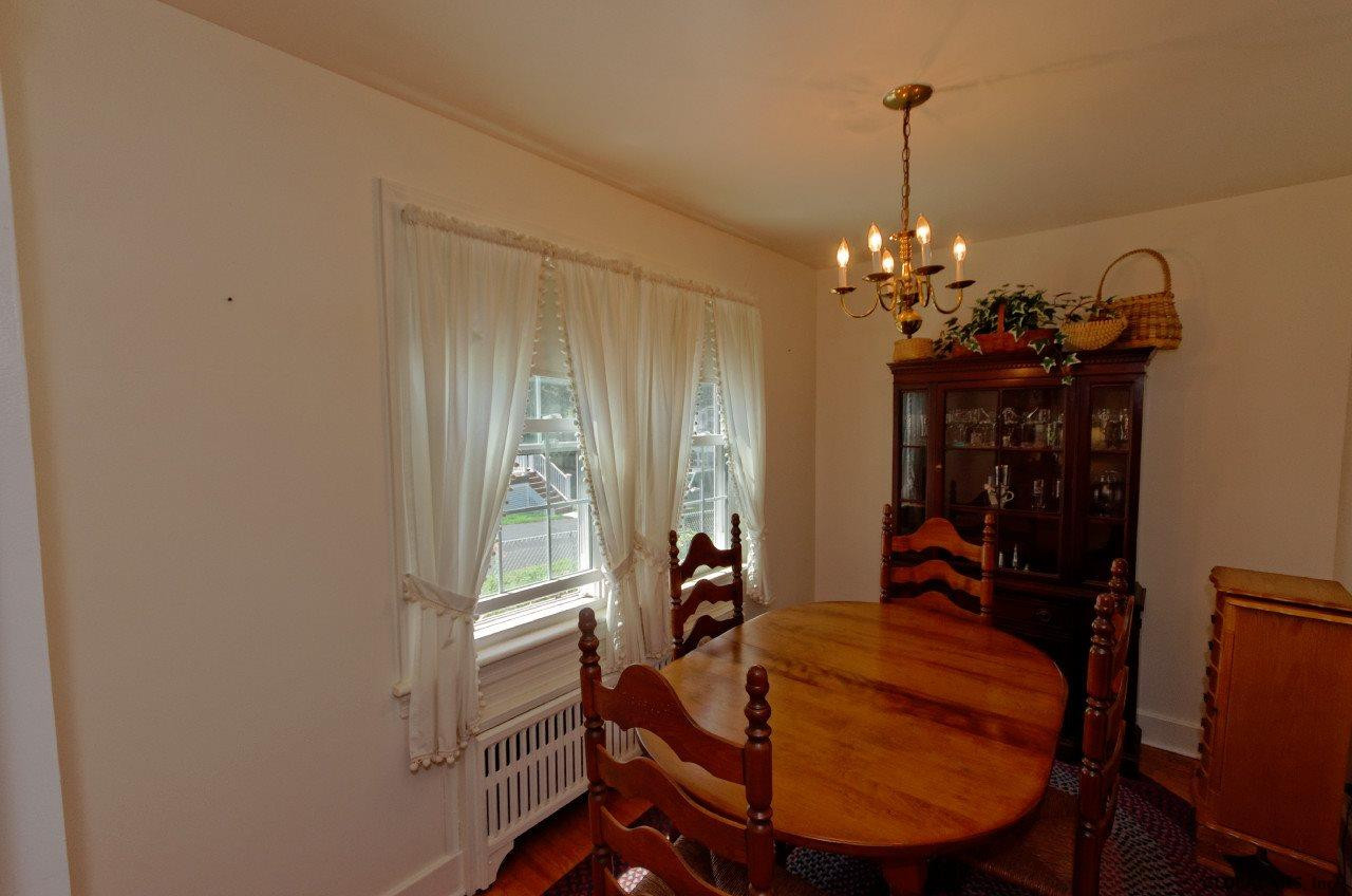 8 Oxford Road Albany, NY 12203 - Photo 5 of 22 Photo 5