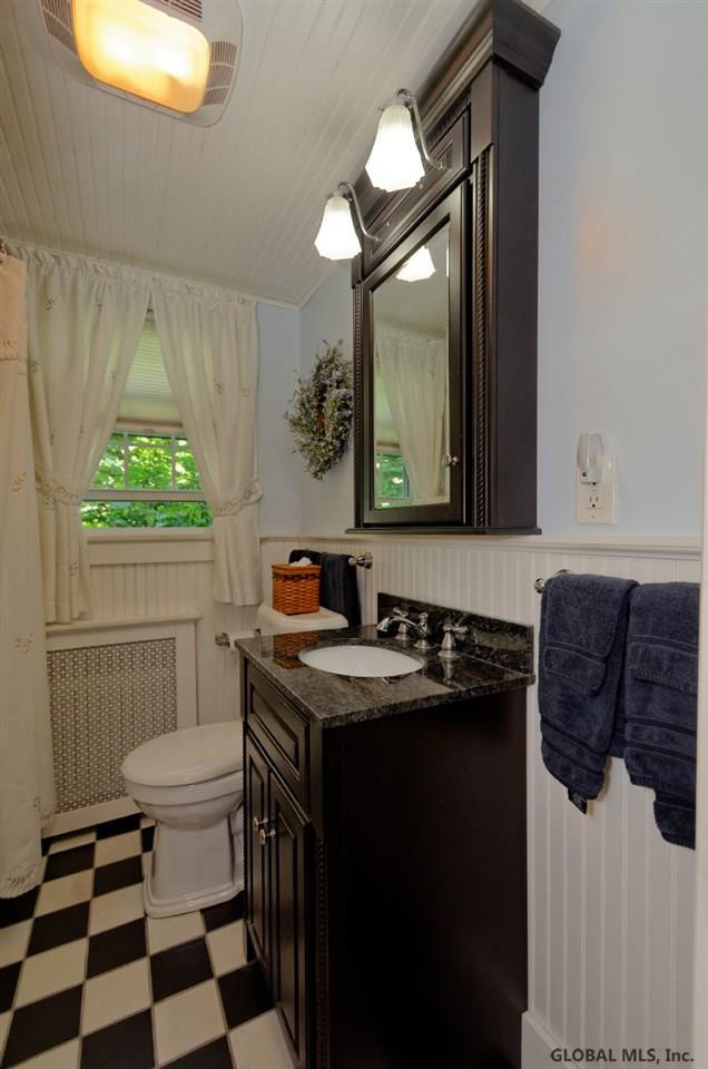 8 Oxford Road Albany, NY 12203 - Photo 9 of 22 Photo 9